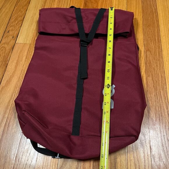 On Cloud Ambassador Backpack Tote Running Bag Unisex Red Pack Bag - Picture 3 of 9